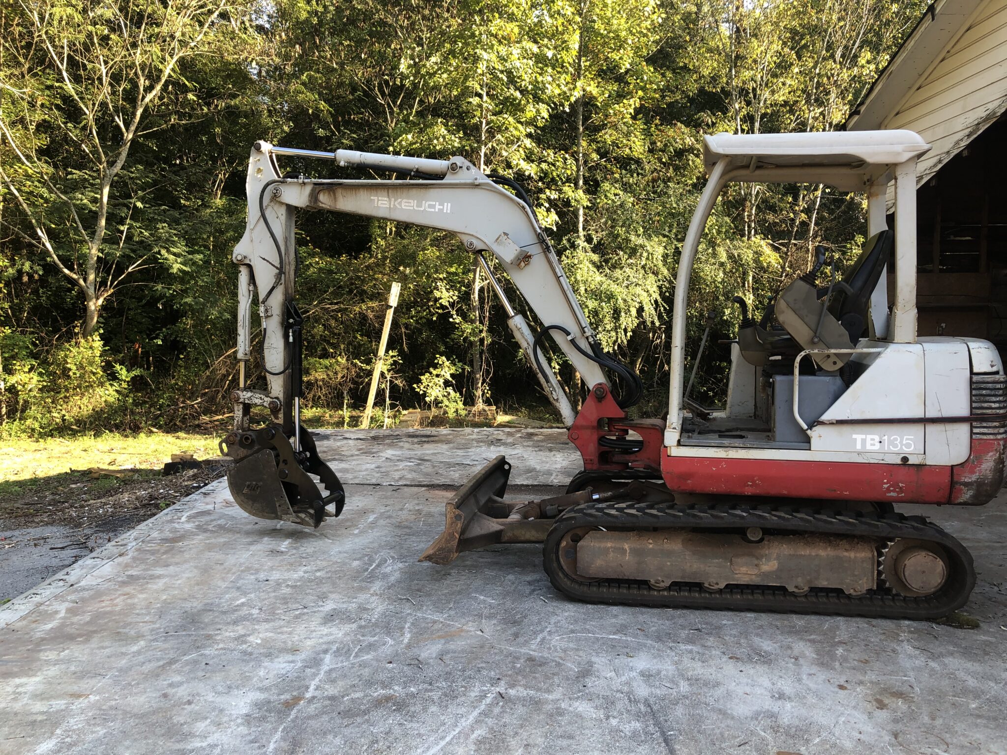 Takeuchi TB135 Hydraulic Pinon Excavator Thumb Kit Ox Thumbs